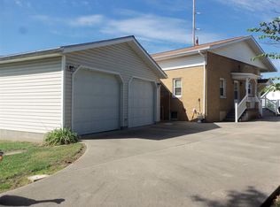 207 W Walnut St, Washington, IN 47501