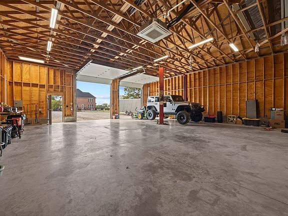 5th image of 299 Karlee Dr