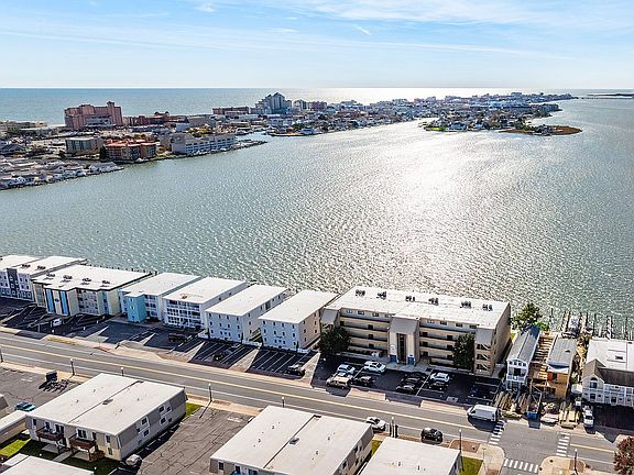 4th image of 429 Bayshore Dr Unit 303