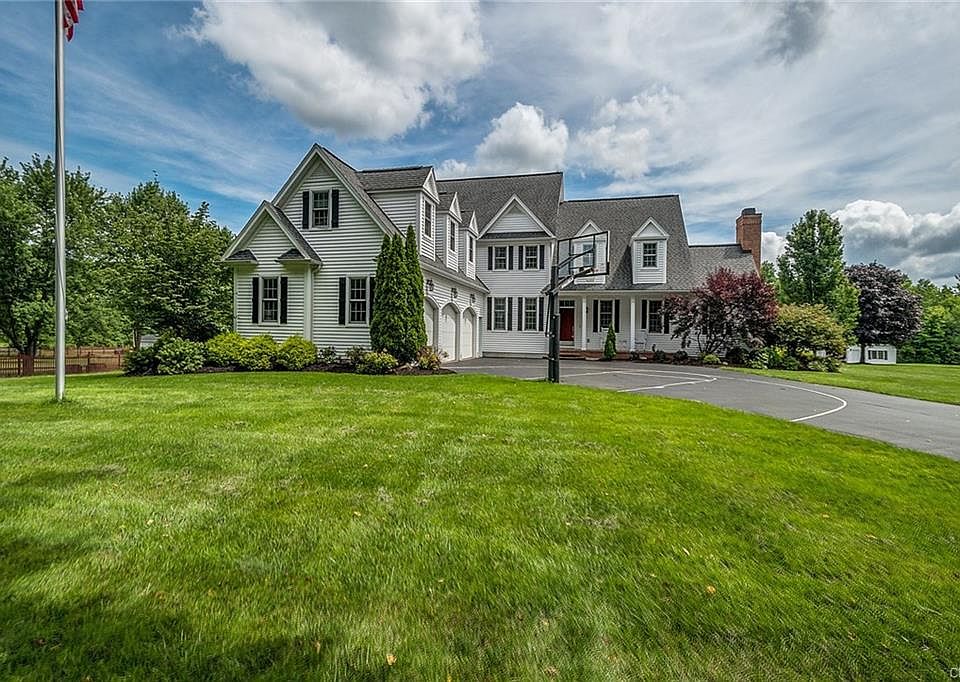 1st image of 7574 Greenbough Cir
