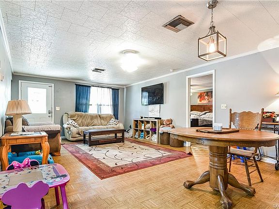 5th image of 2271 W Devon Dr