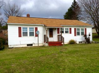 36 Jeb Stuart St, Bland, VA 24315