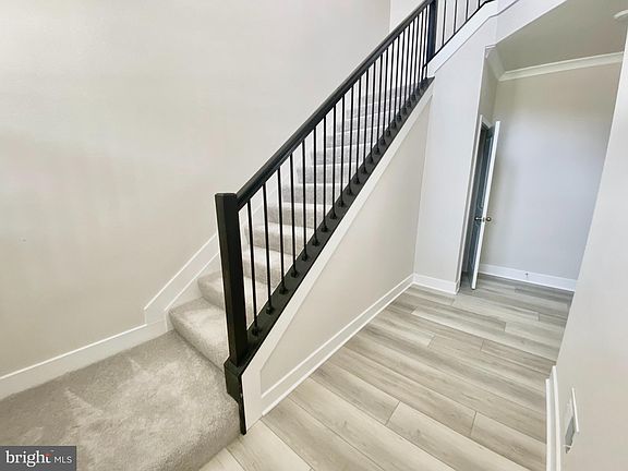 2nd image of 29329 Oxford Dr