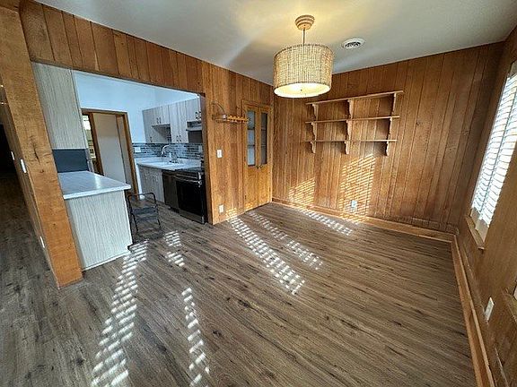 4th image of 600 E Ogden Ave #Uw