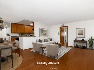 5403 Newcastle Ave APT 28, Encino, CA