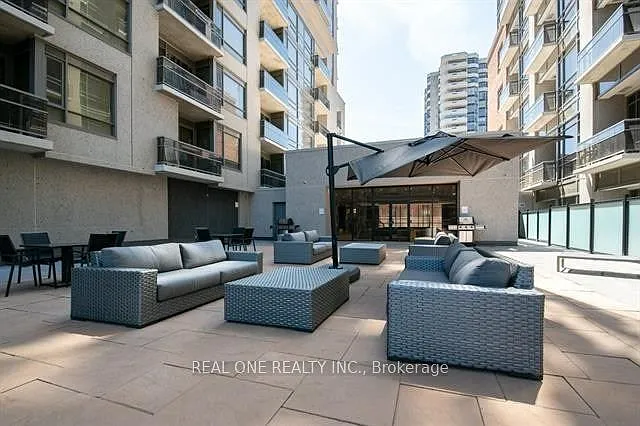150 Main St W #503 — Photo 24