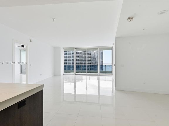 3rd image of 200 Biscayne Boulevard Way APT 4904
