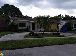 320 SW 77th Ave, Pompano Beach, FL 33068