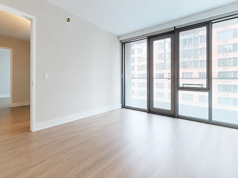 237 E 34th St #1103 — Photo 8