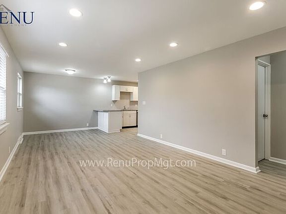 3rd image of 4402 N Lesley Ave