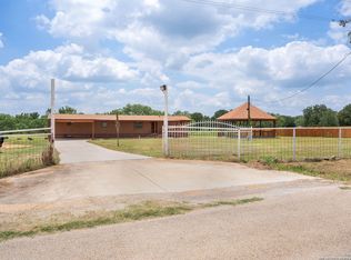 5030 Blackhill Rd, Floresville, TX 78114