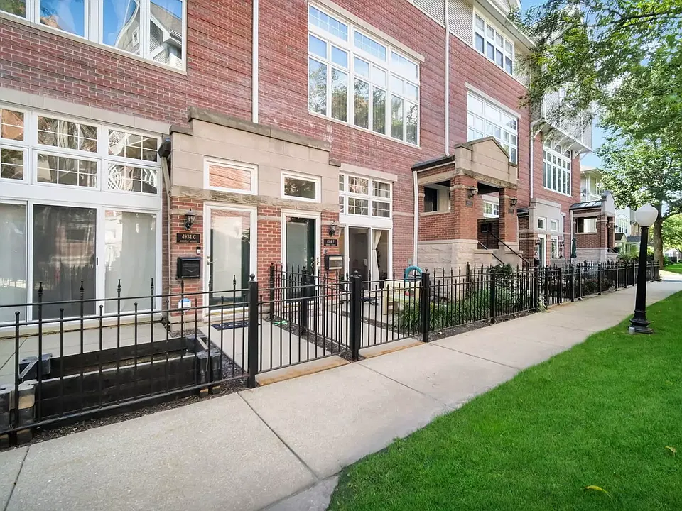 4934 S Cornell Ave #G