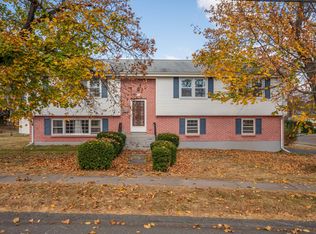 11 Glenn Ln, West Hartford, CT 06110