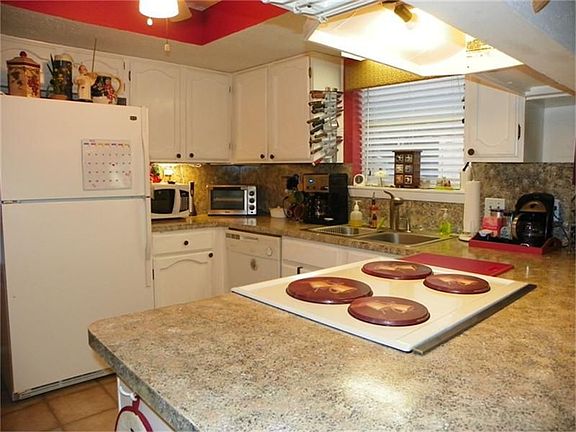 Kitchen w/New Countertops in 2010.