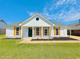 6338 Oak Run Dr E, Olive Branch, MS 38654