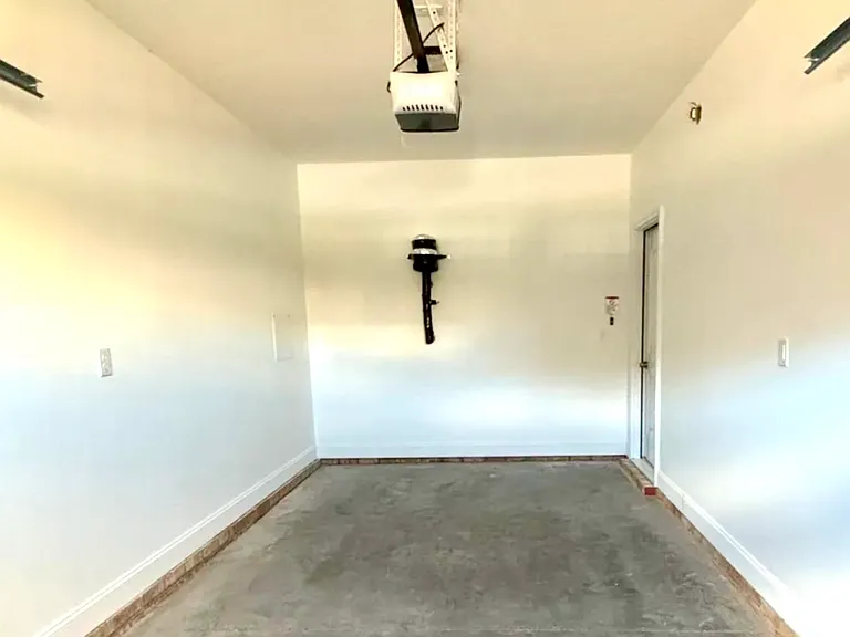 986 Bonanza Ln — Photo 18