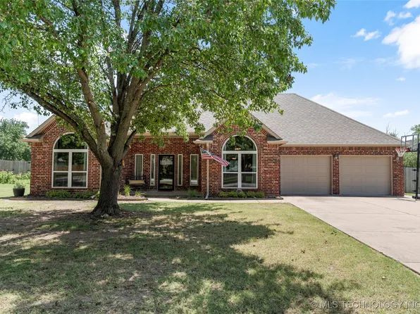 8174 E Misty Morning Pl, Claremore, OK 74019