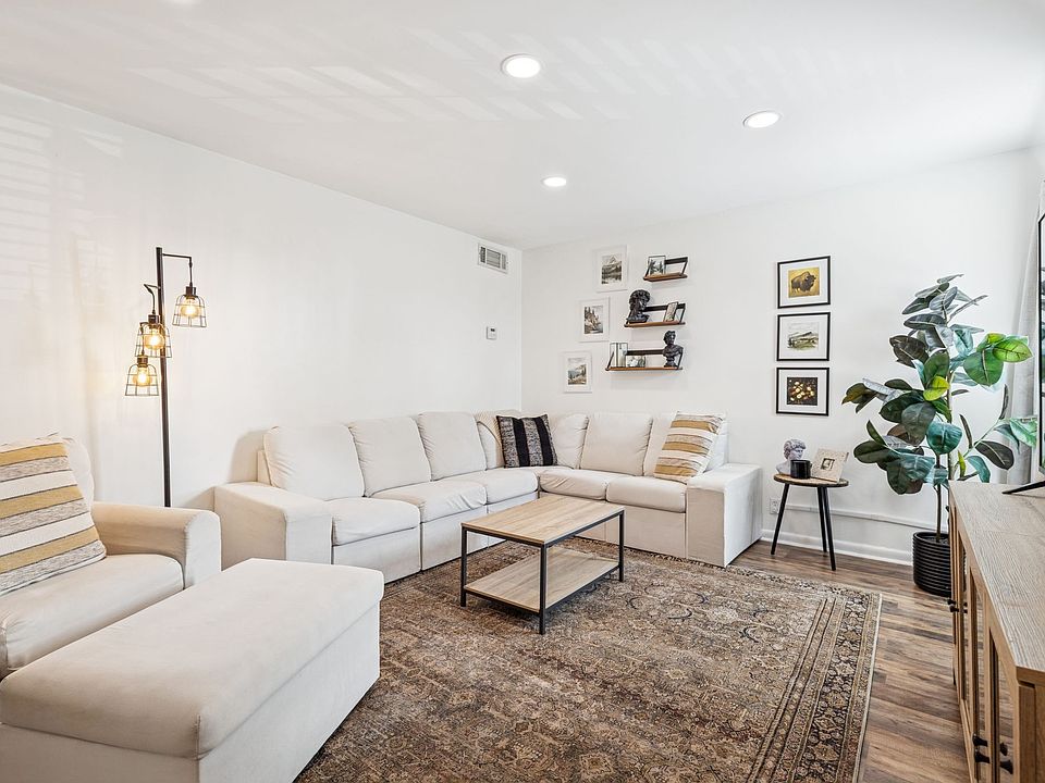 1st image of 110 Bellevue Rd APT 12