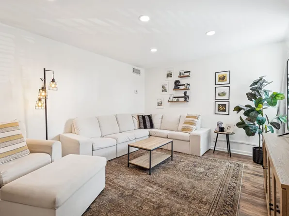 110 Bellevue Rd APT 12, Nashville, TN 37221