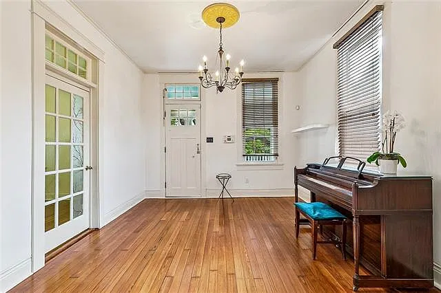 3 bed, 2.0 bath, 1749 sqft, $2,500 — Photo 4