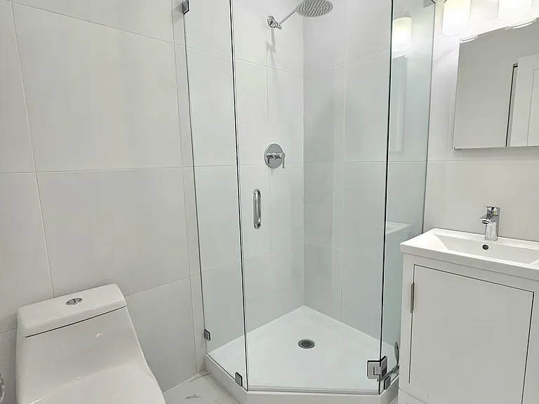 1631 NW 18th Ave #201 — Photo 34