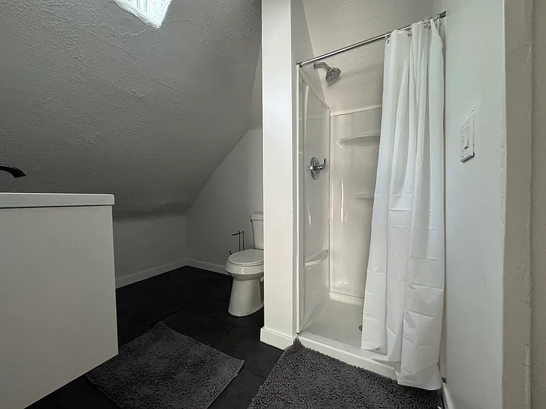 111 Sweet St NE #3 — Photo 6
