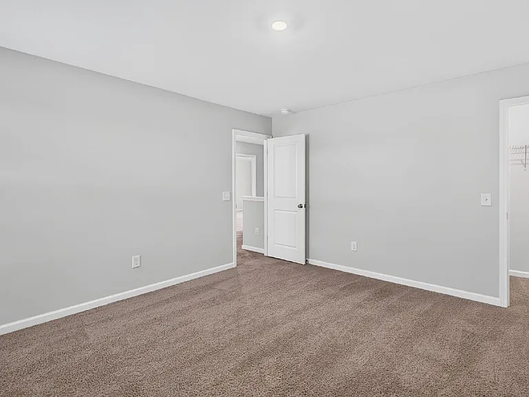 125 Saddlehorse Ln — Photo 31