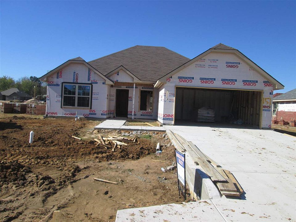 1st image of 151 Glenbrook Dr