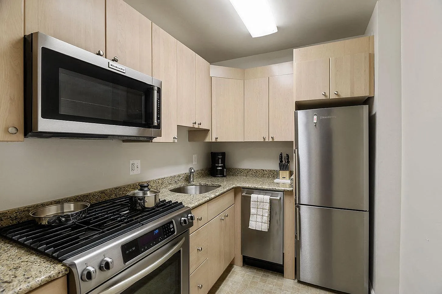 Carillon House — Photo 1