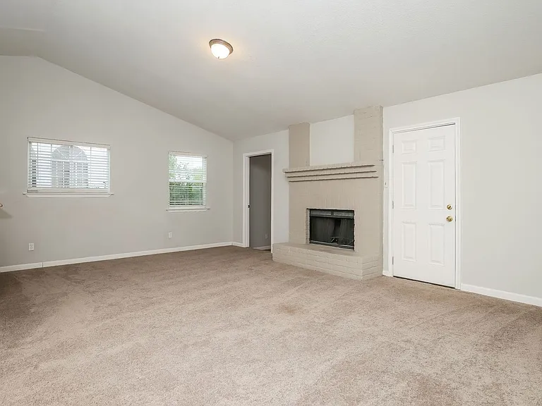 2730 Bear Springs Dr — Photo 5