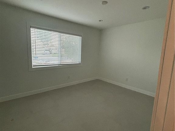 5th image of 23453 Mobile St