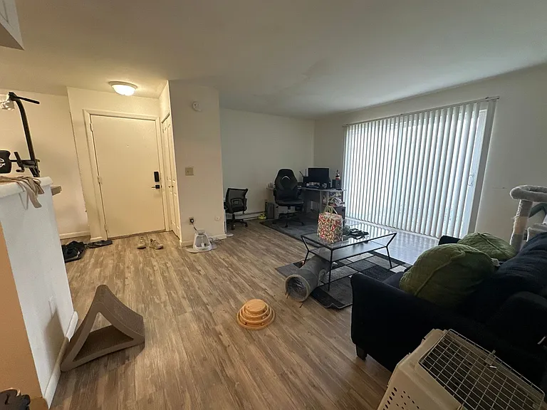 University Park Apartments near Cornell University — Photo 330