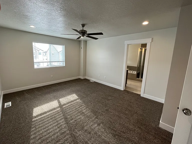 294 N 100 W — Photo 3
