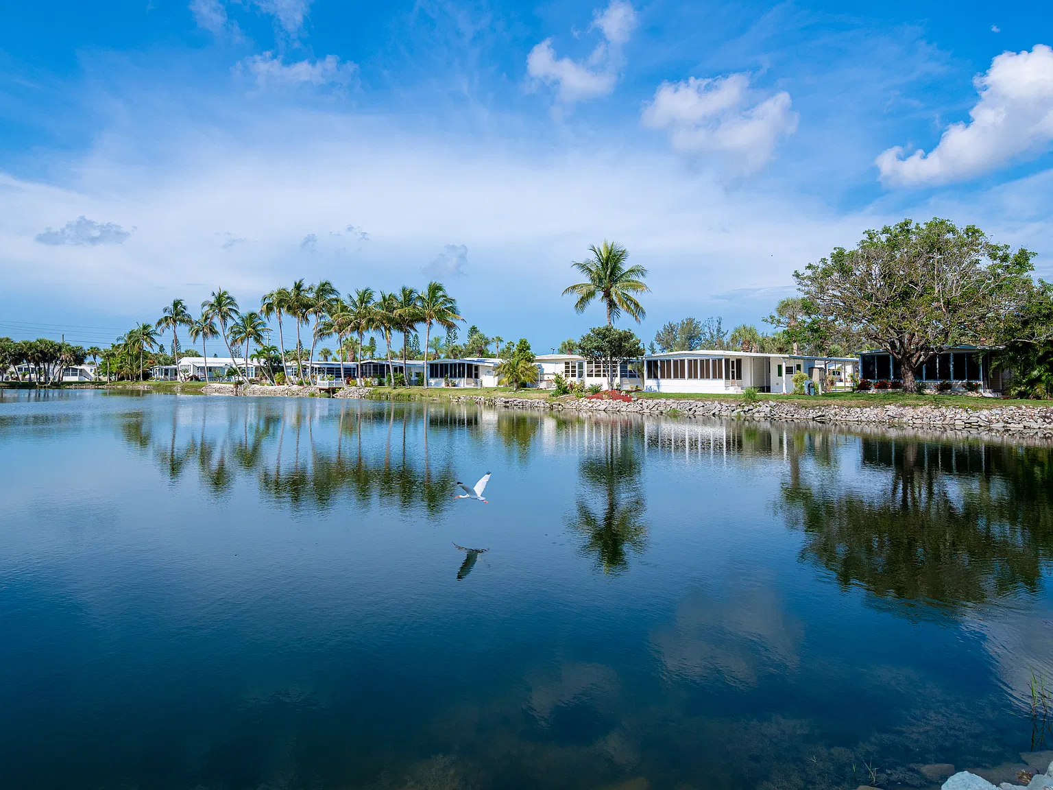 Sun Resorts & Residences Fort Myers Beach — Photo 2
