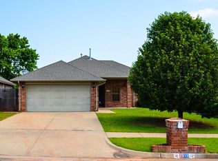 2213 NE 7th St, Moore, OK 73160