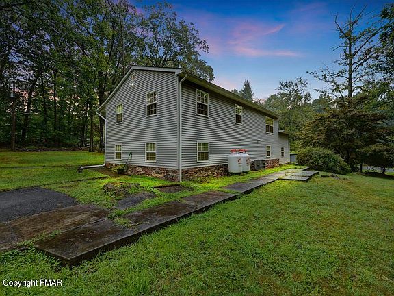 4th image of 2411 Larkspur Dr