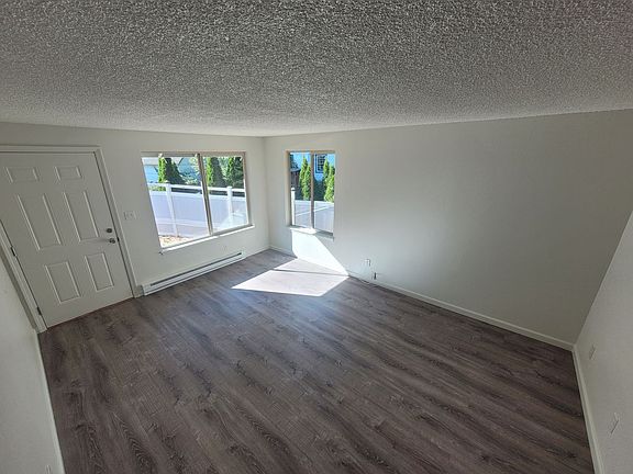 5th image of 748 N 12th Ave