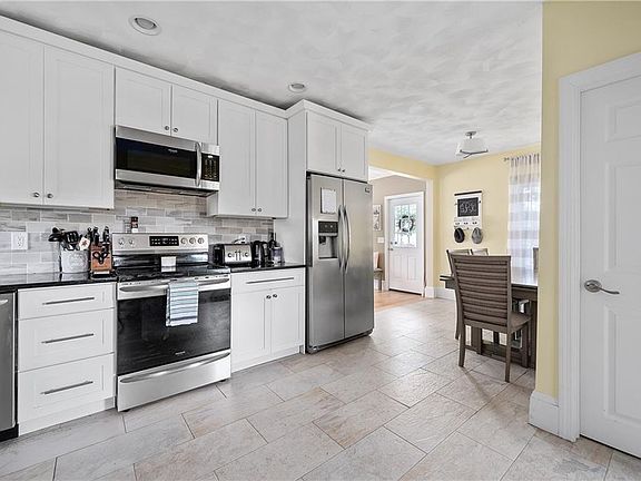 4th image of 76 Highland Ave