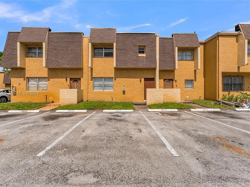 5653 Blueberry Ct #2