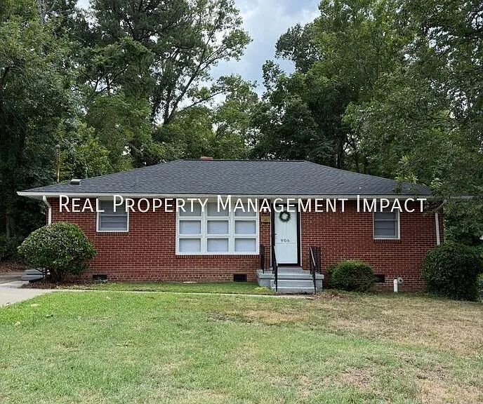 906 Springdale Dr — Photo 1