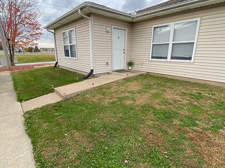 140-146 S Gerhart Rd — Photo 3