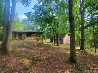 312 Katydid Ln, Hendersonville, NC 28739