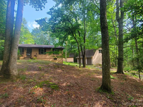 312 Katydid Ln, Hendersonville, NC 28739