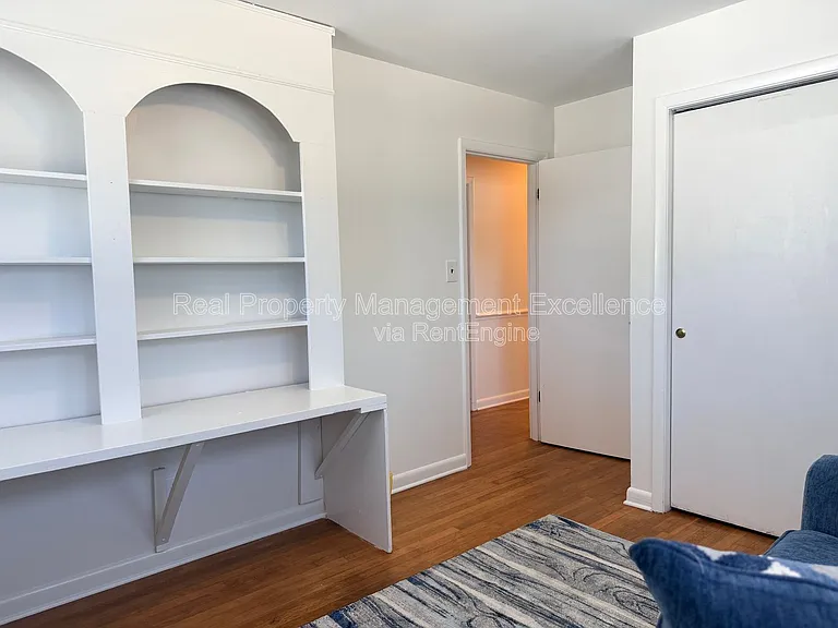 120 E Rowan St — Photo 34