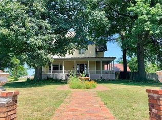 731 W 12th St, Trenton, MO 64683
