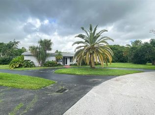 8760 SW 155th St, Palmetto Bay, FL 33157