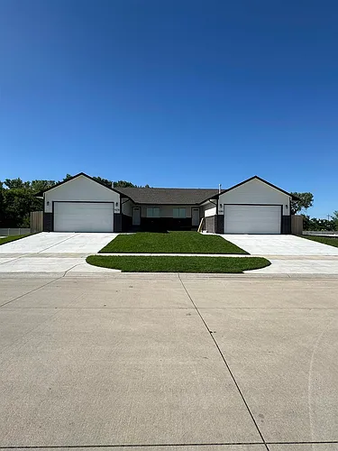 5213 N Toben Ct #5213 Photo 1