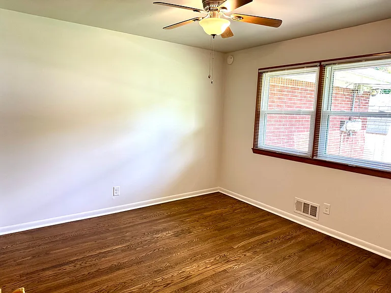 910 Gilbert Ave #1/2 — Photo 10