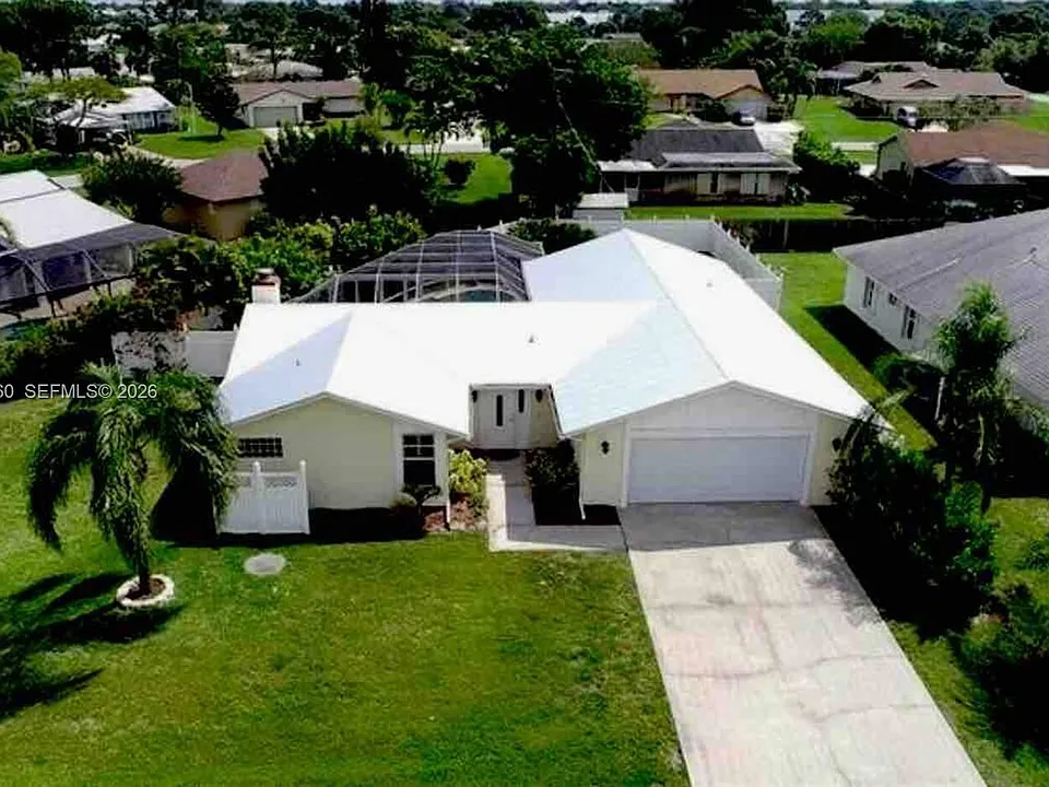 2515 SE Petit Ln