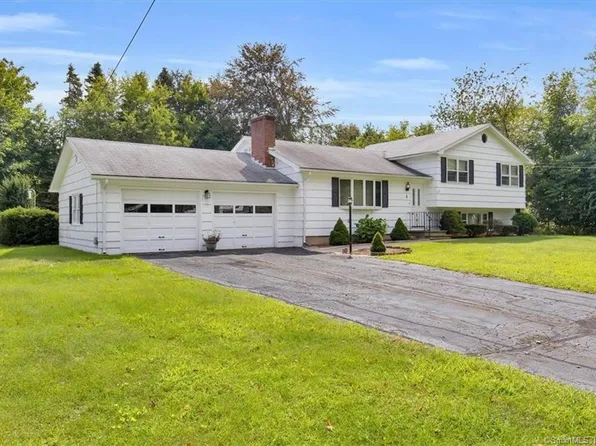 8 Old Forge Road, North Haven, CT 06473